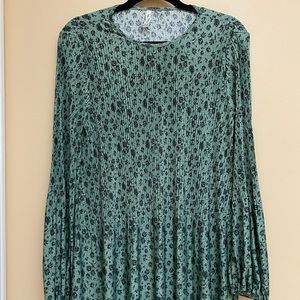 Floral pleated dress